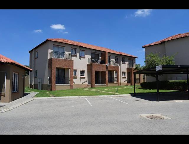 2 BEDROOM TOWNHOUSE FOR SALE IN BUCCLEUCH